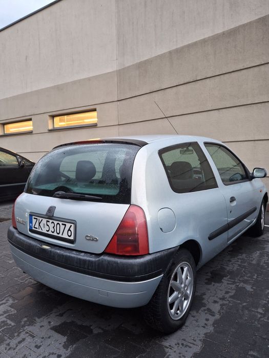 Renault Clio. Idealny na miasto. Tani w utrzymaniu, przegląd do 2026.