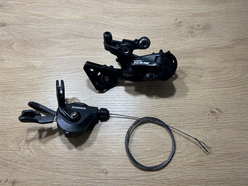 Material para bicicleta ( rodas 28, desviador 105, punhos, selim … )