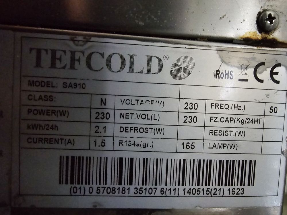 Холодильний стіл - саладетта Tefcold SA910