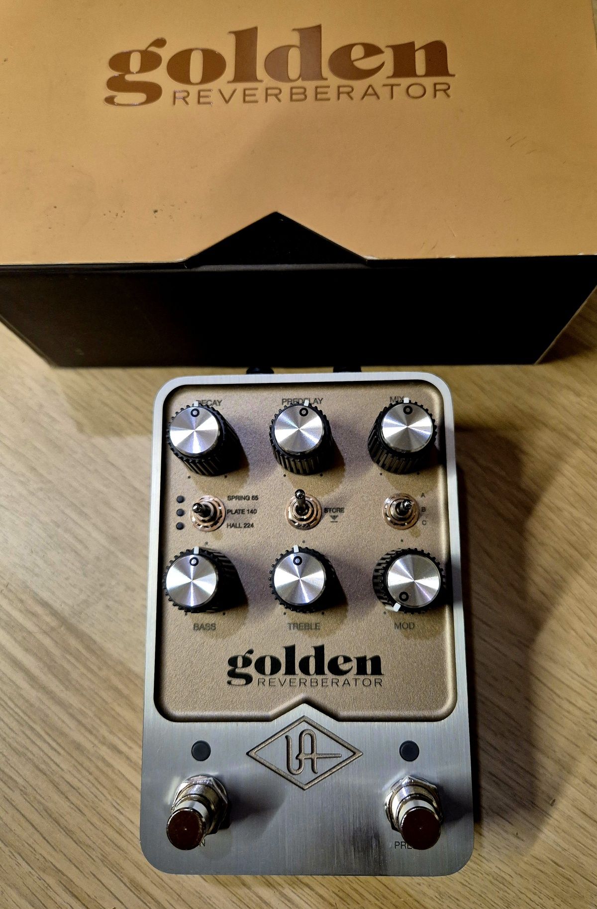 Universal Audio UAFX Golden Reverberator