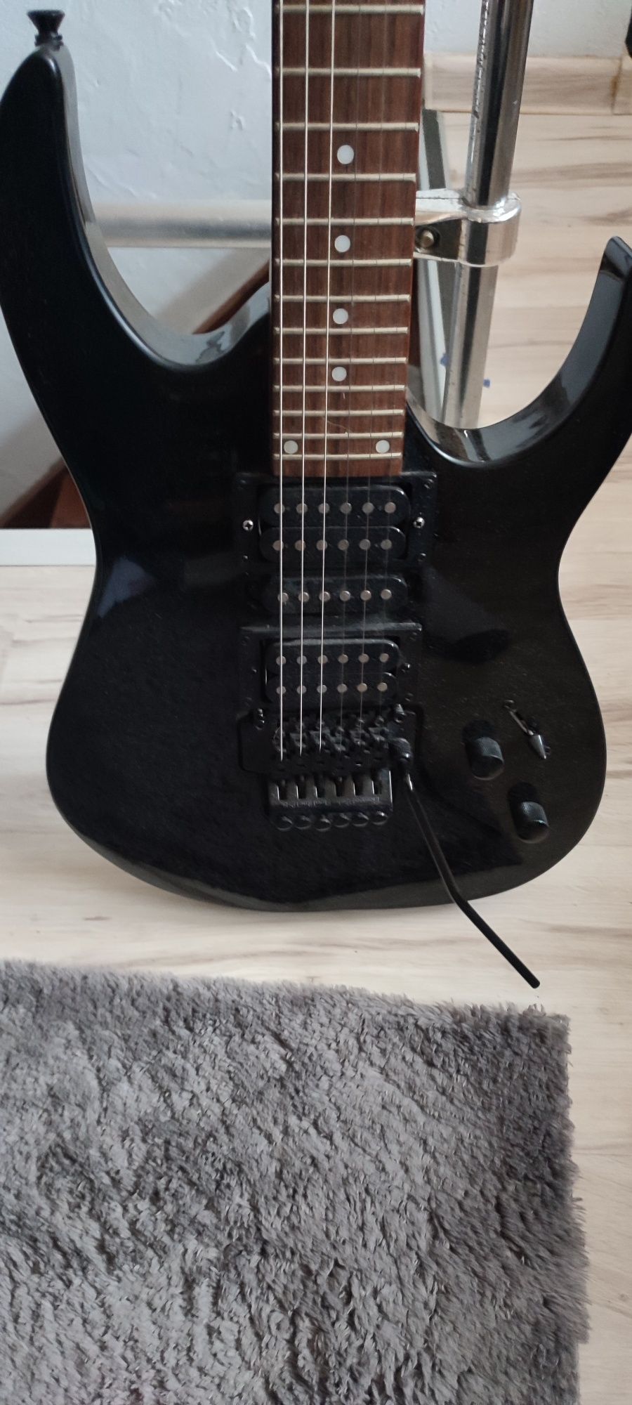 Sprzedam zamienię gitarę elektryczną