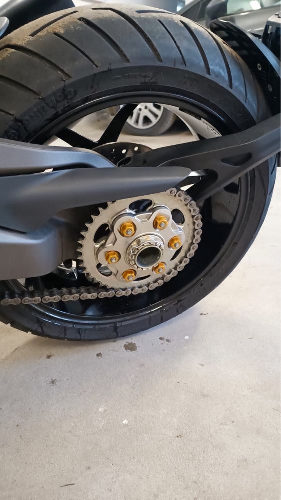 Ducati Monster 1200s