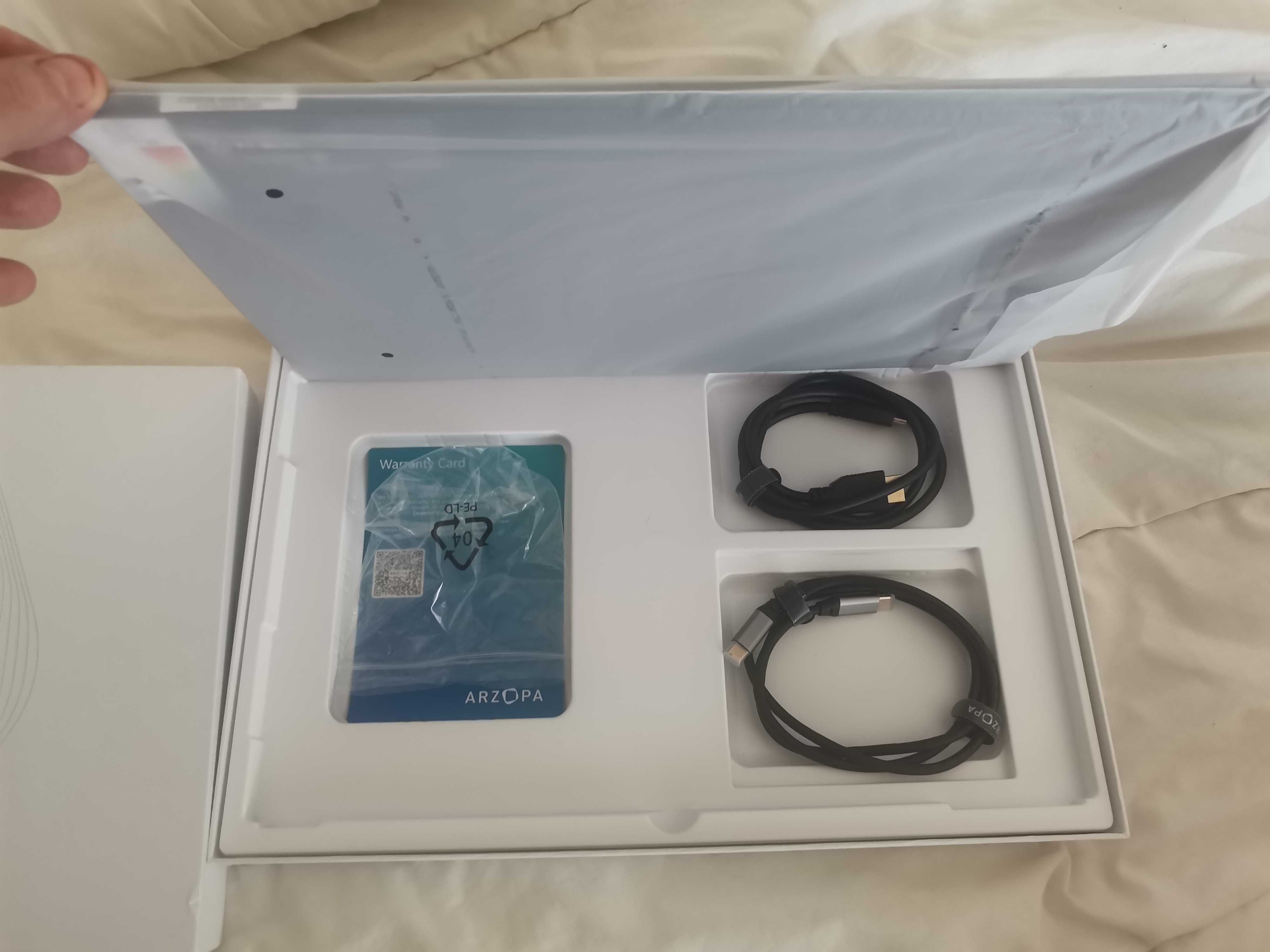 Monitor portátil 16"gamer como novo