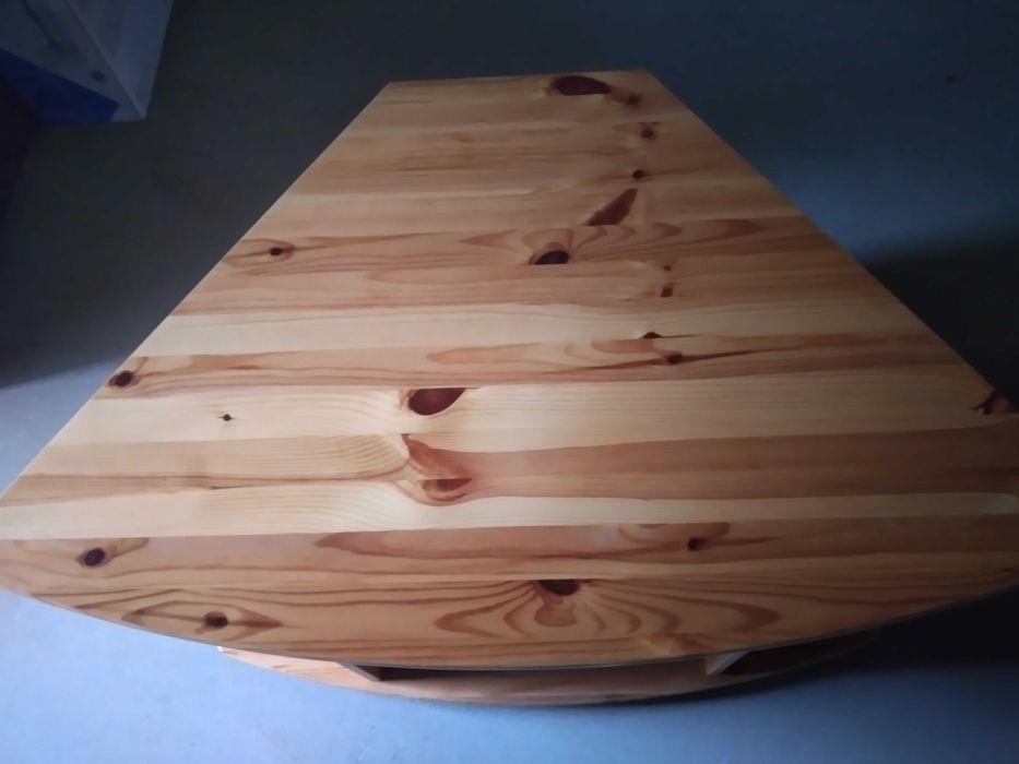 sprzedam Sosnową szafkę RTV (narożna) cena 50zł