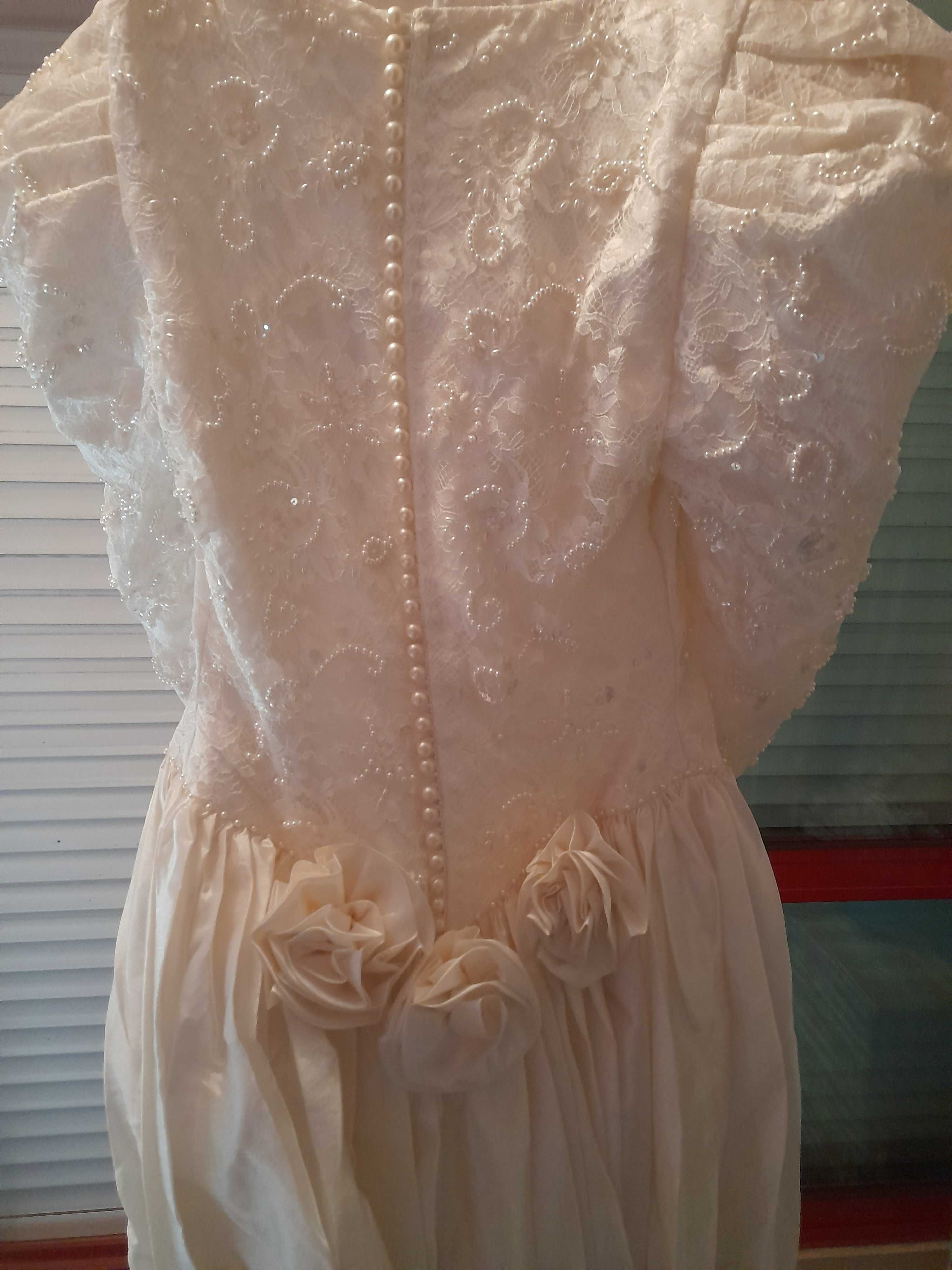 BAIXA DE PREÇO Vestido de Noiva em Seda Natural tamanho 38/L