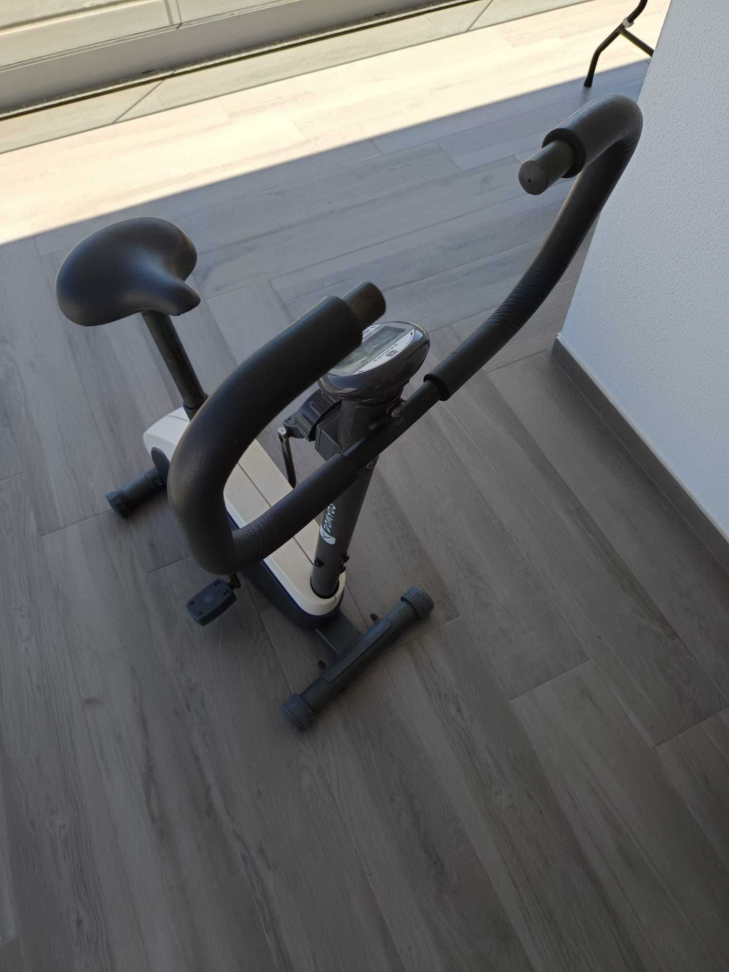 Bicicleta estática Domyos VM130 (Decathlon)