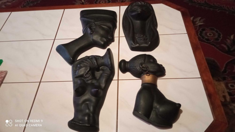 Figurki gipsowe na ścianę sprzedam