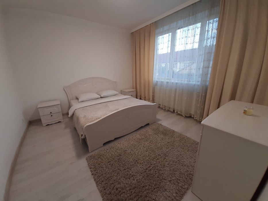 3 кімн. LUX апартаменти з балконом, центр, парковка, кондиціонер