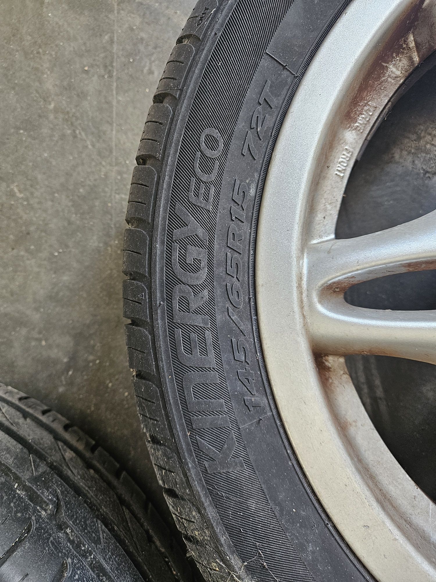 Smart fortwo 450 jantes com pneus em bom estado