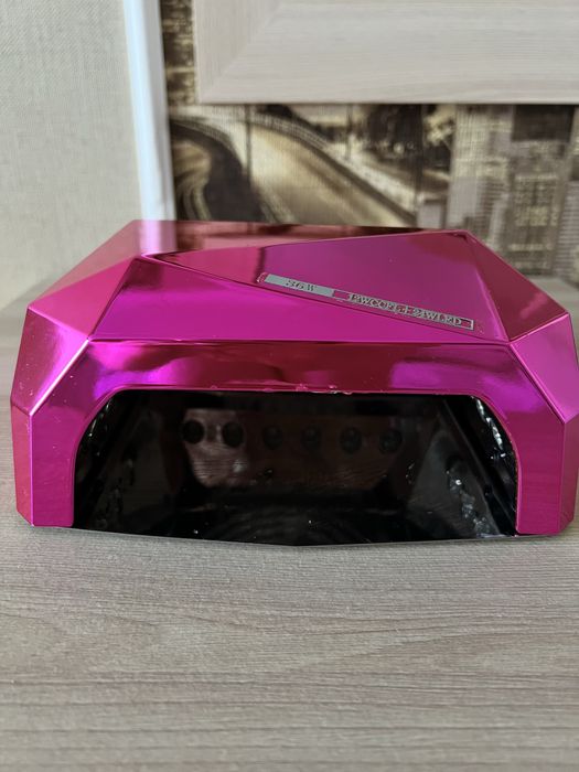 Лампа для манікюру для всіх матеріалів