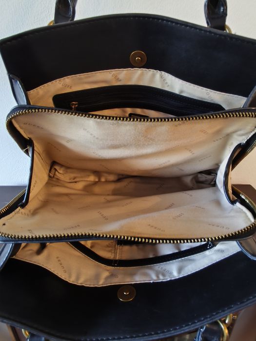 Mala preta Guess modelo Stephi