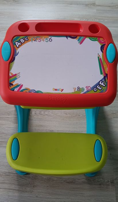 Stolik dziecięcy Smoby