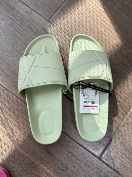 Шльпанці zara