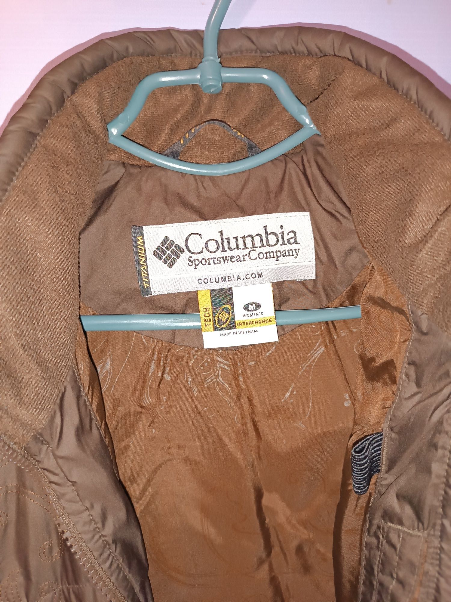 Курточка женская Columbia размер М
