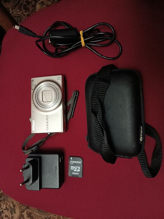 Фотоаппарат Nikon coolpix s6150 с чехлом, зарядка и карта памяти 8GB