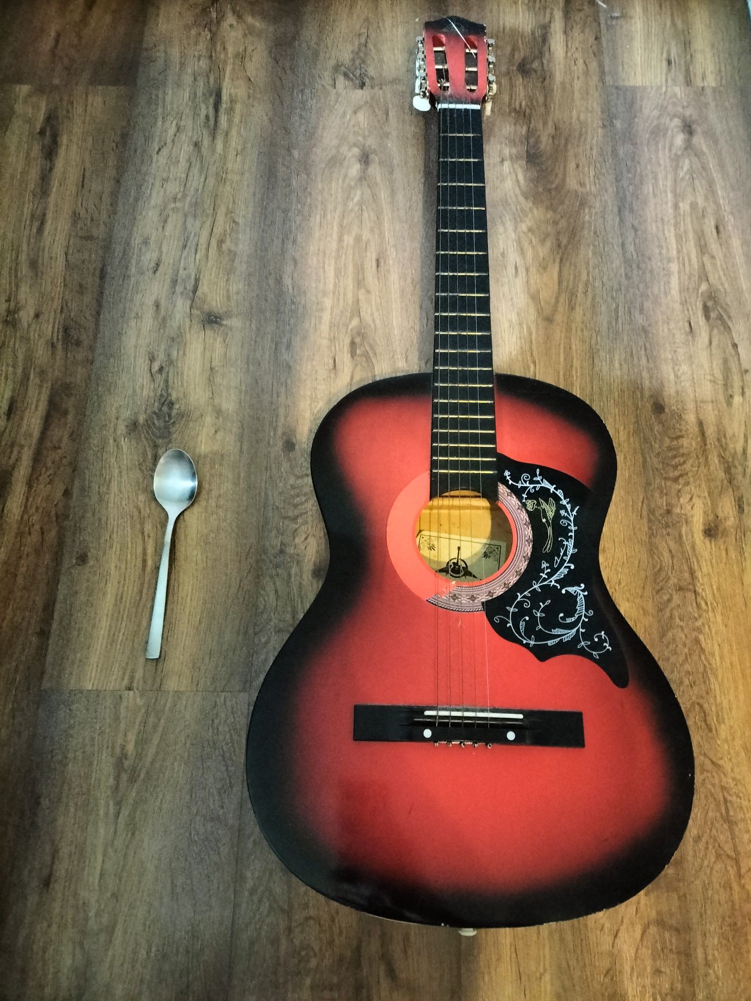 Sprzedam sprawna mało używana gitara