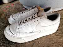 Sapatilhas NIKE Blazer Low (em pele) - 38/39