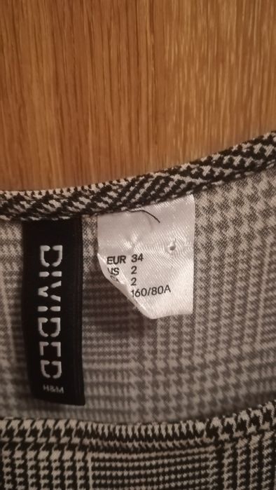 Sukienka na szelkach