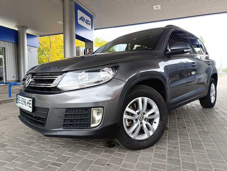Volkswagen Tiguan 2016 року 2.0 л./бензин