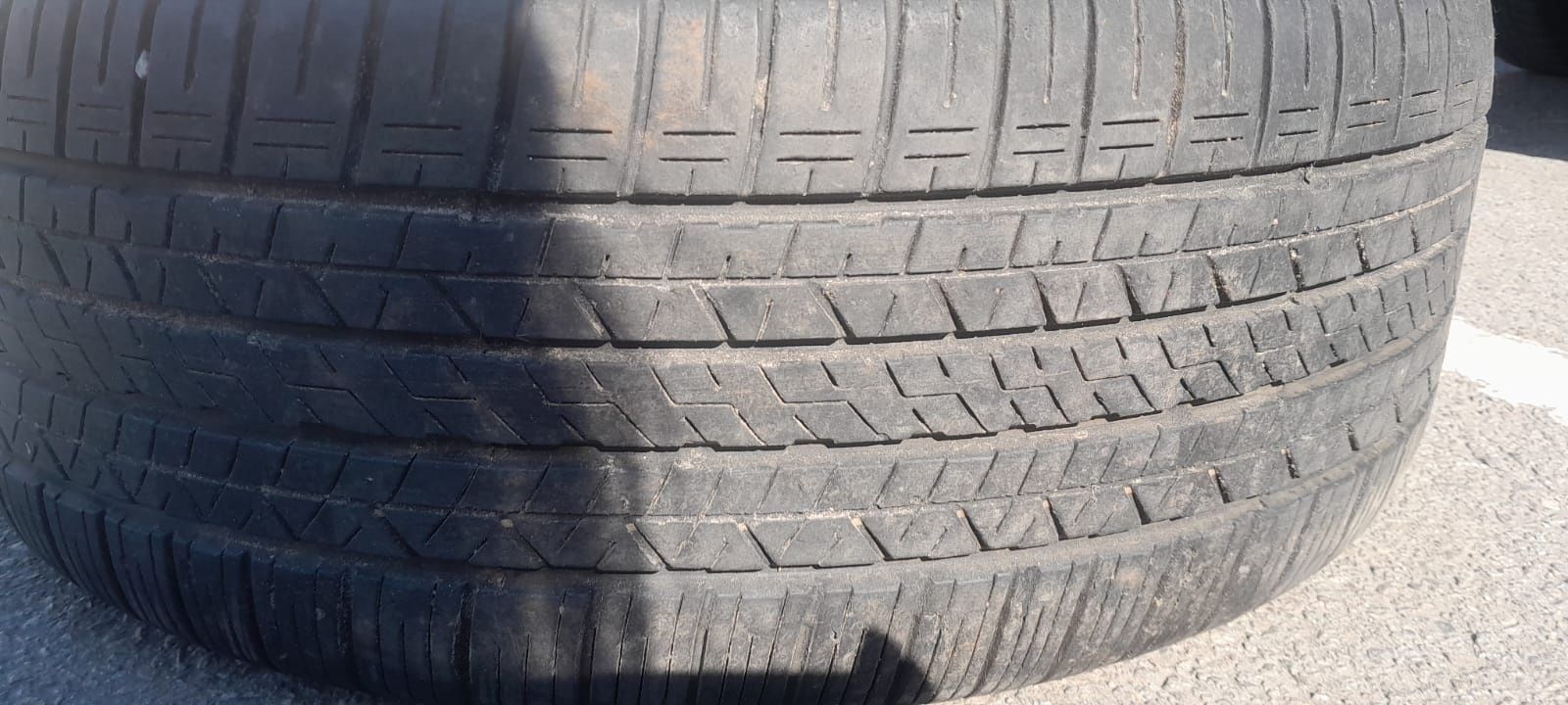 Автошинa 235 50 r18 Dunlop