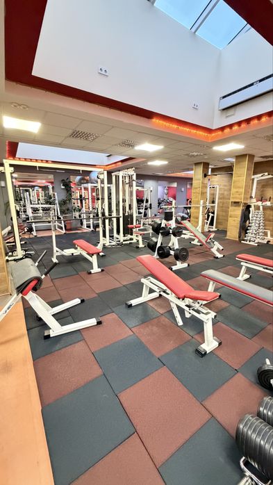 Продаю действующий фитнес клуб (арендное помещение)