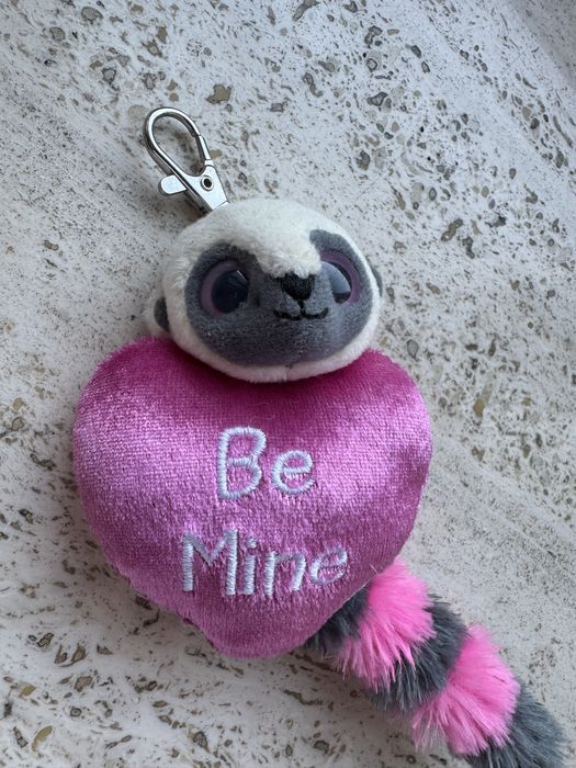 Brelok walentynki lemur maskotka zawieszka