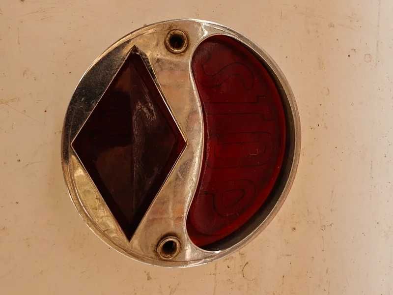 Stop muito antigo carro ( automobilia )