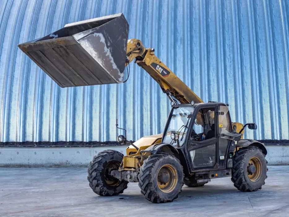 Telescopic handler CAT TH337 телескопічний навантажувач