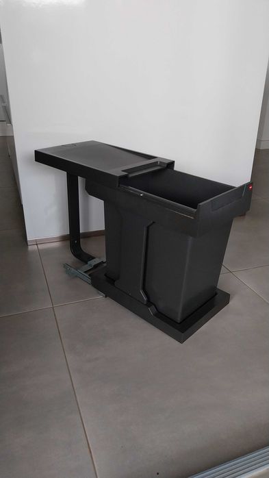 Balde lixo embutido - cozinha