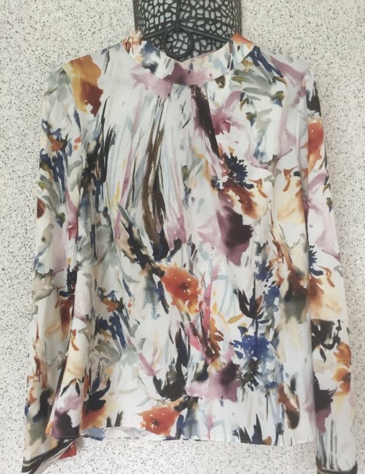 Дуже гарна стильна  турецька блузка, блуза 46 роз