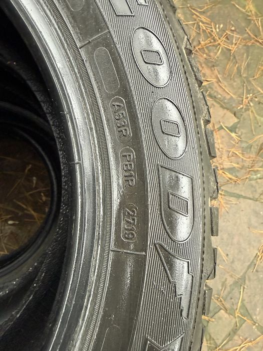 GOODYEAR UltraGrip 600 215/55R17 98T шип