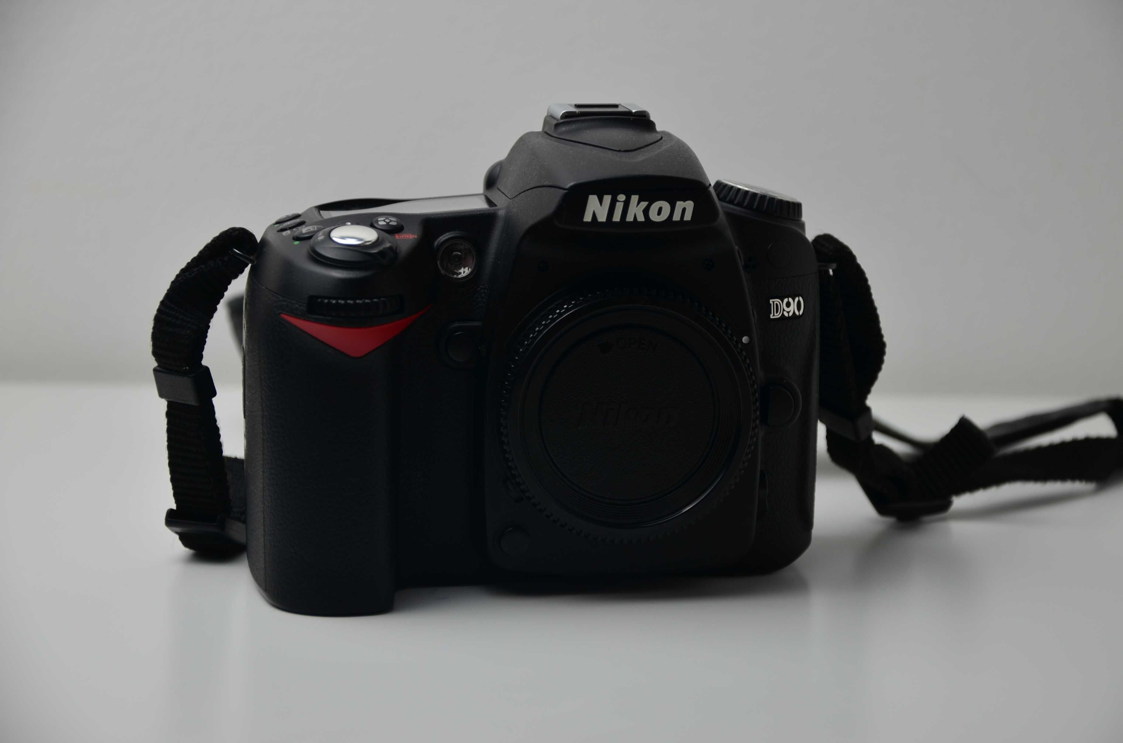 Camera DSLR Nikon D90