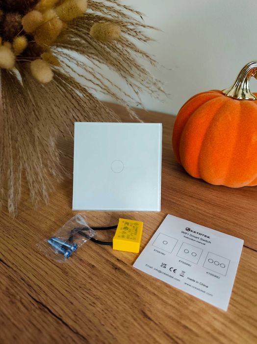 Inteligentny włącznik światła dotykowy biały szklany 8,6 x 8,6 cm wifi