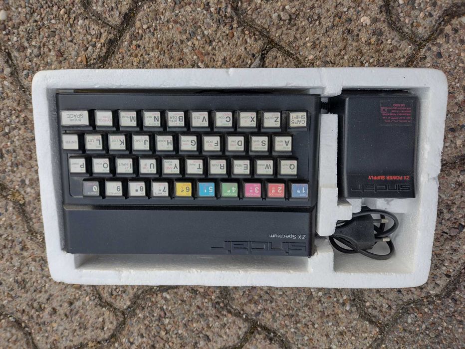 Komputer ZX Spectrum Sinclair z zasilaczem