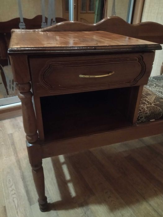 Дубовая банкетка с тумбочкой в прихожую