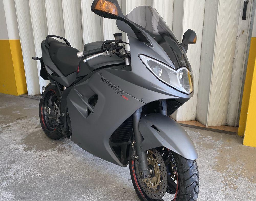 Triumph Sprint ST 1050