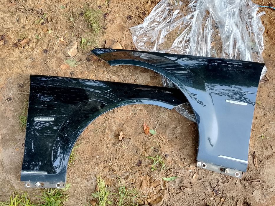 Błotniki błotnik lewy prawy c klasa w204 kolor 197 3 komplety