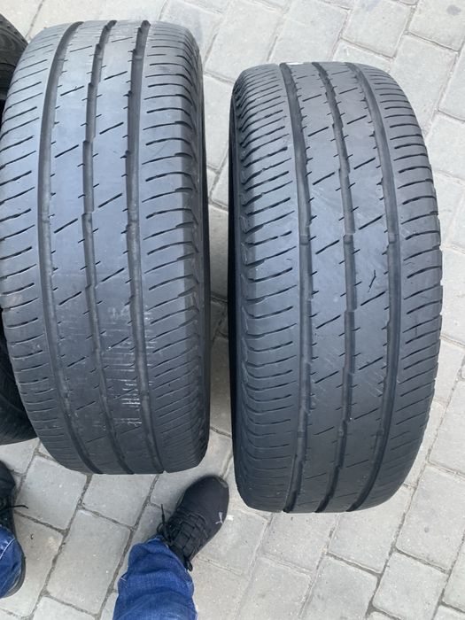 Продам комплект шин continental vanco 2  215-65-16 c