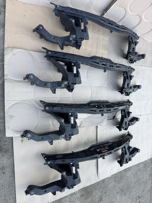 Передня панель ( телевізор) на Mercedes-Benz VITO W639.