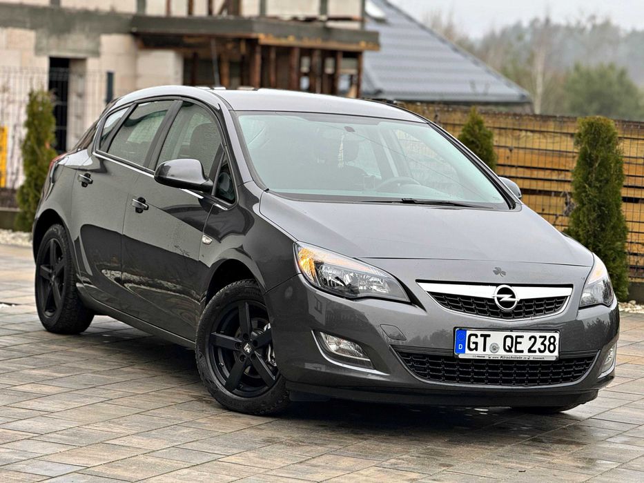 Opel Astra J Hatchback 1.4 BENZYNA 2011r Atrakcyjny Wygląd Zadbana