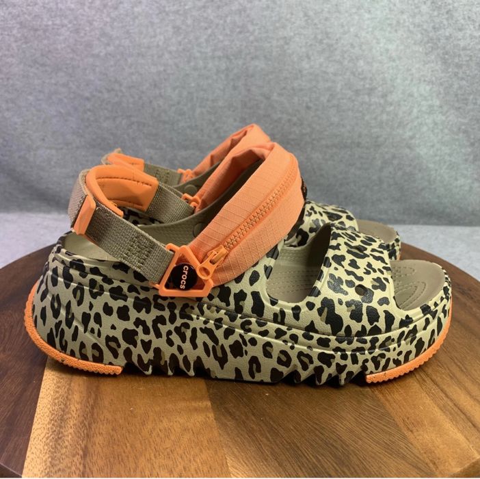 Crocs Hiker XSCAPE Animal Sandal Clog Khaki Leopard W9 сандалі жіночі