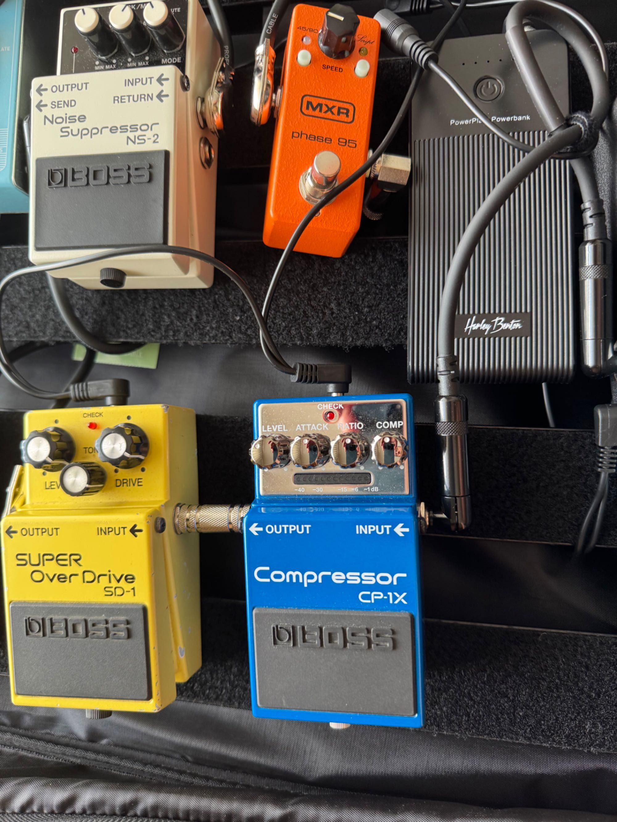 Pedais para guitarra + powerbank + saco transporte
