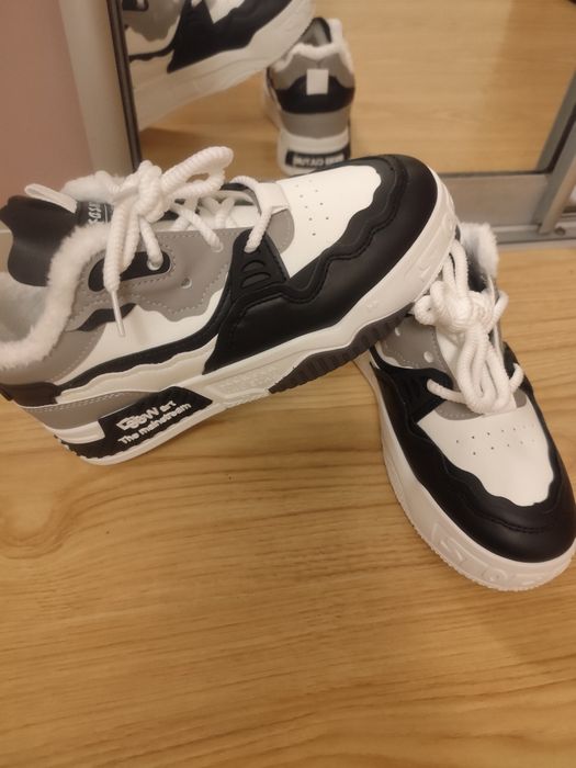 Взуття на хлопця 38.5