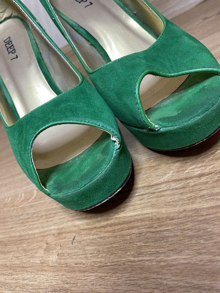Зеленые туфли 40р