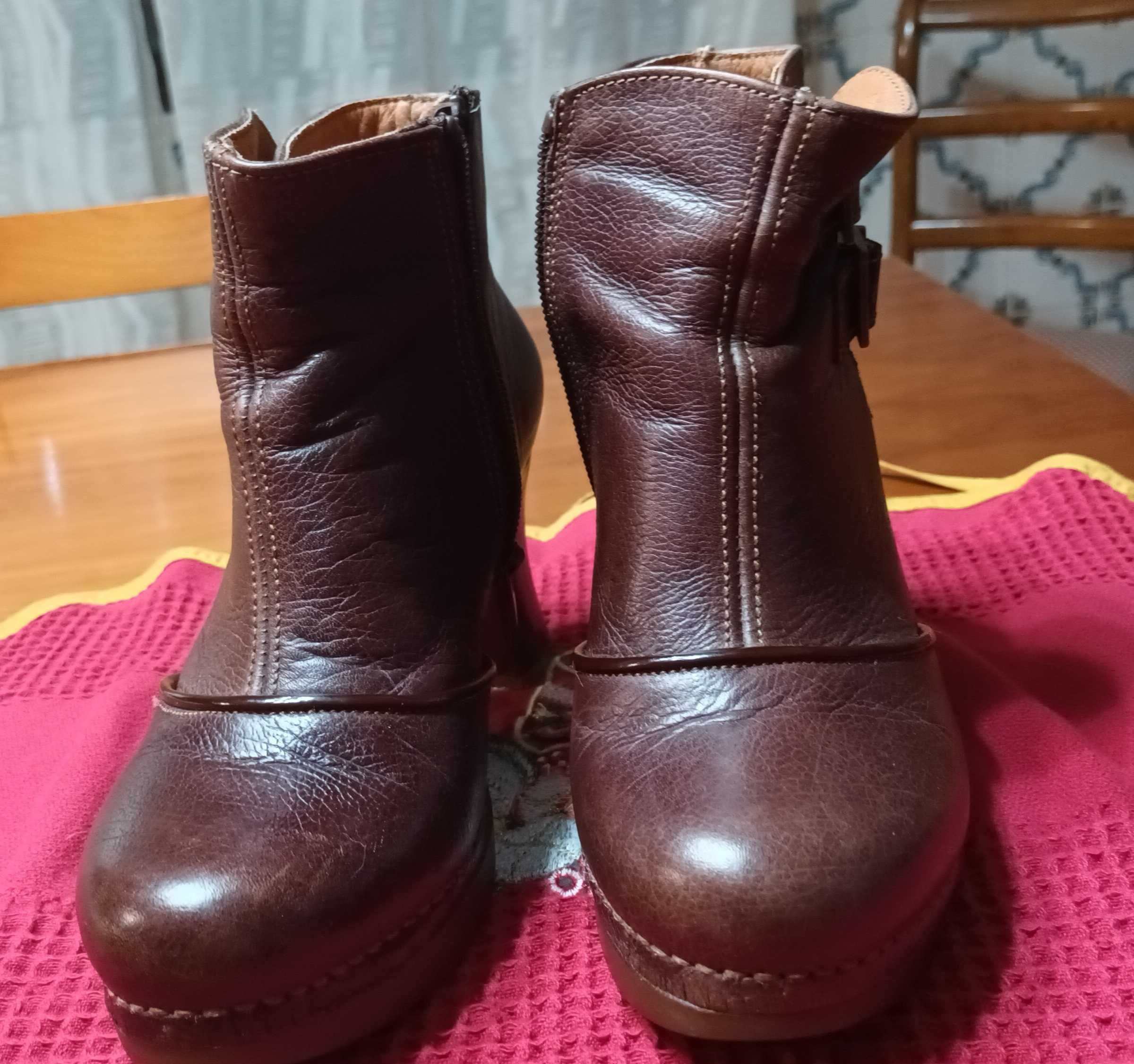 Botins castanhos - Art