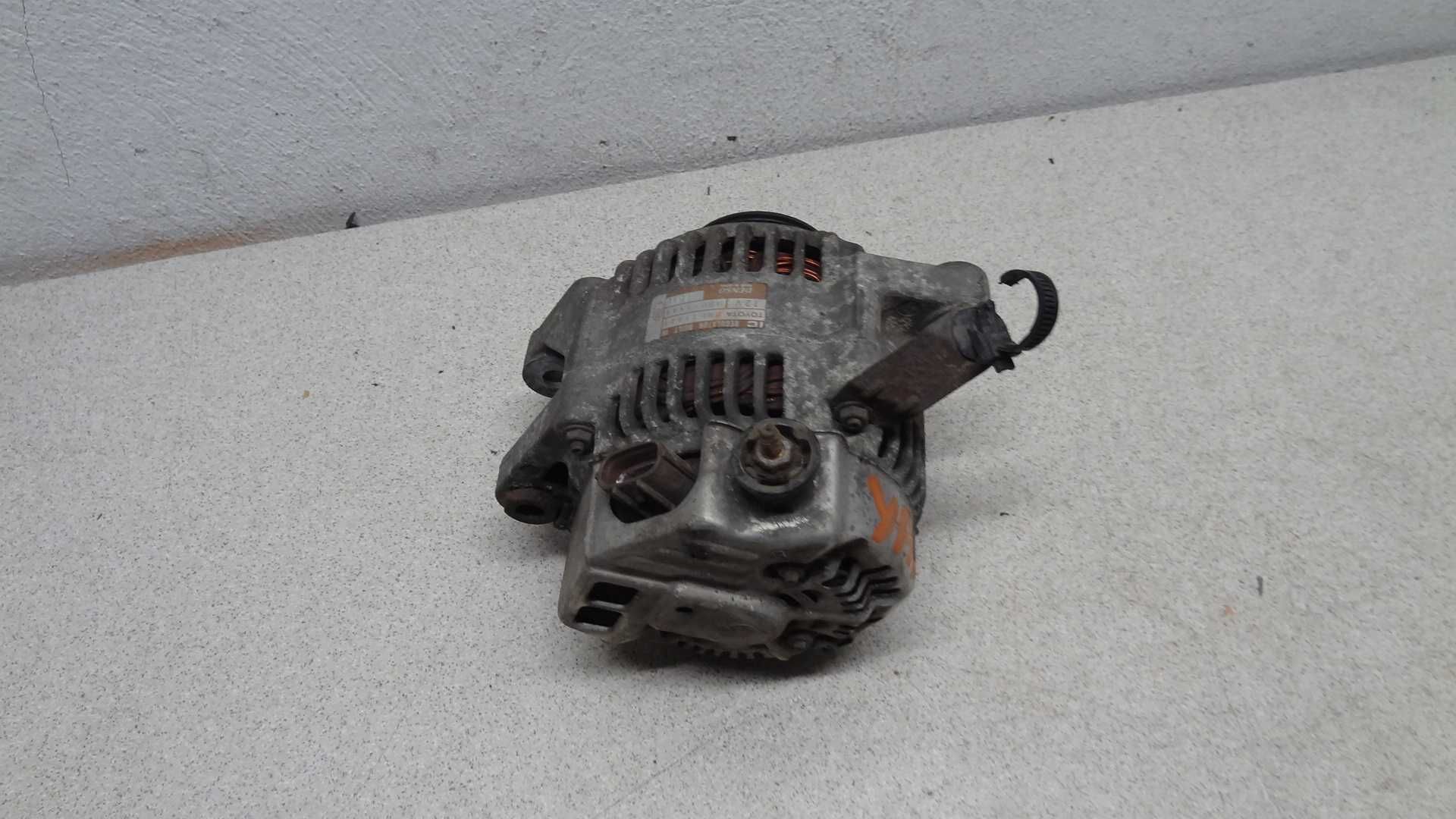 Toyota yaris I 99-05 1.0  1.3  alternator wersja japońska