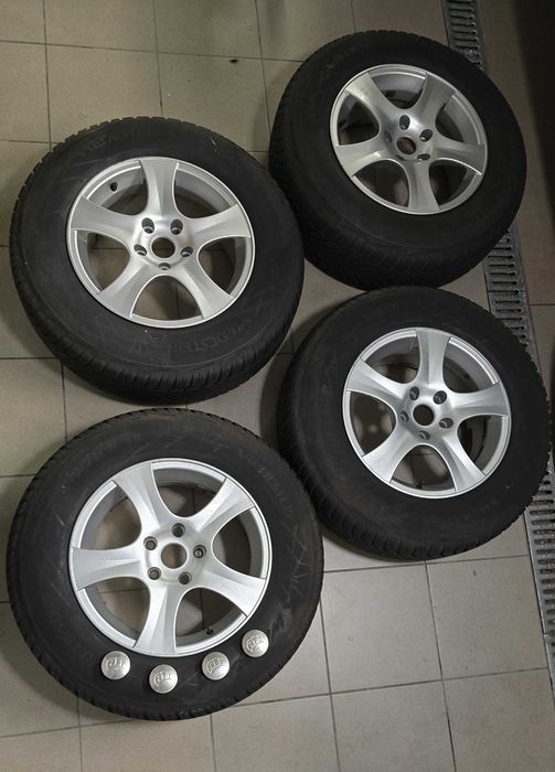 Alufelgi wraz z oponami zimowymi  16 cali 215/70  Mitsubishi Outlander