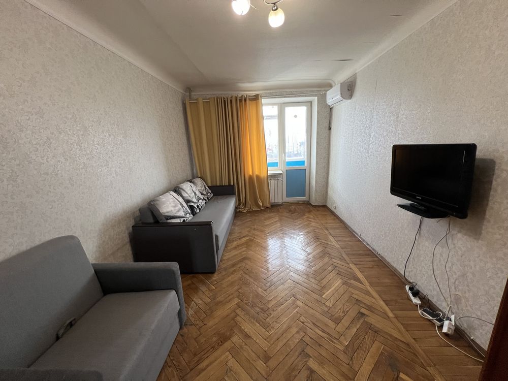 Продам 1 комнатную квартиру , метро Левада (проспект Гагарина)
