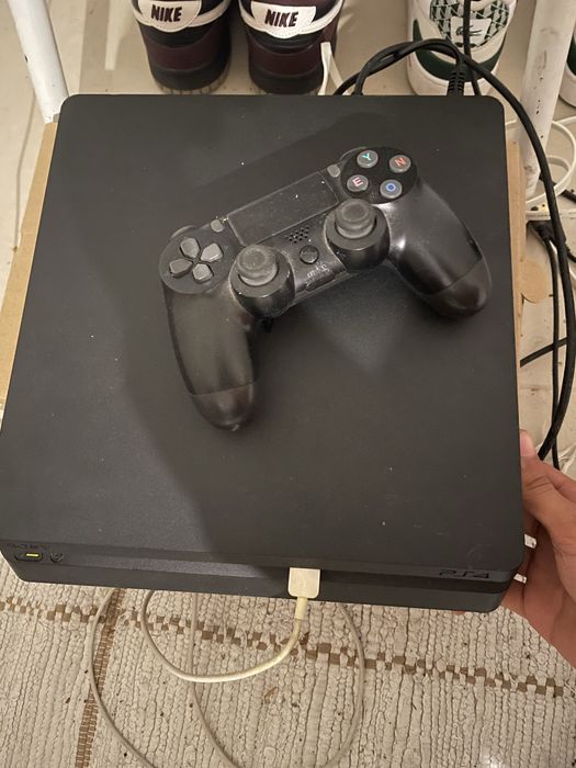 Vendo playstation 4 ótimo preço