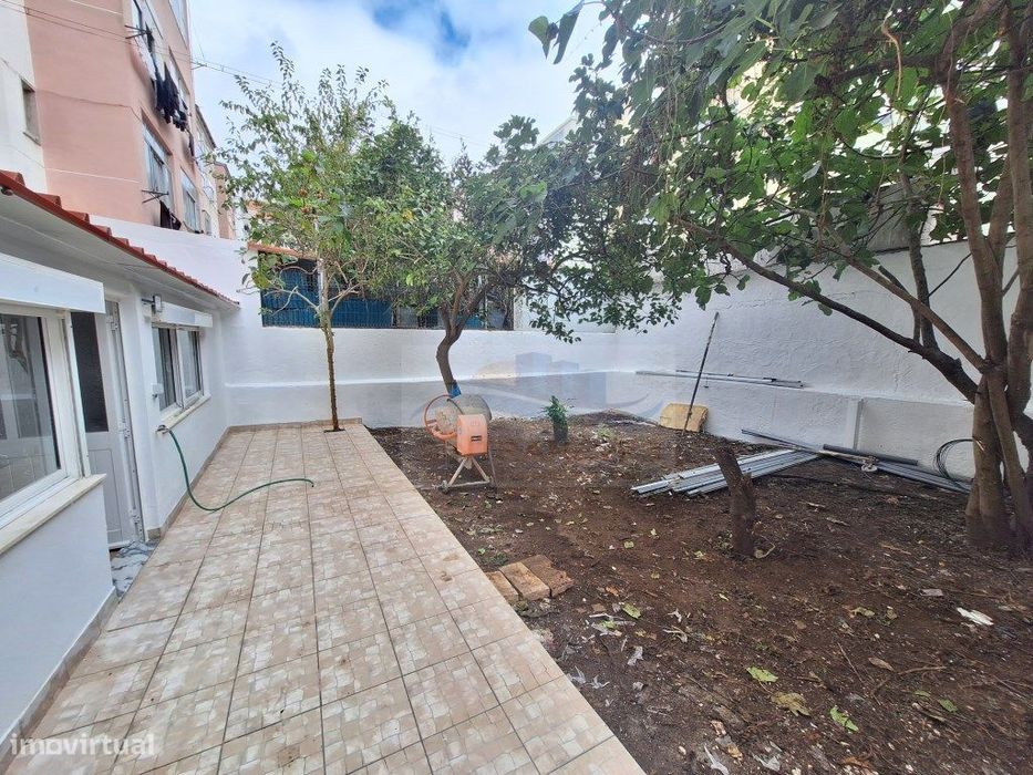 Apartamento com excelente logradouro, totalmente remodelado